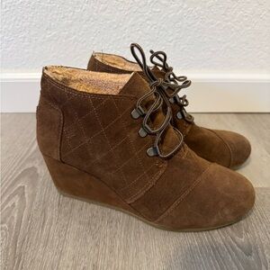 NWOT Tom’s Suede Desert Ankle Boots Size W8